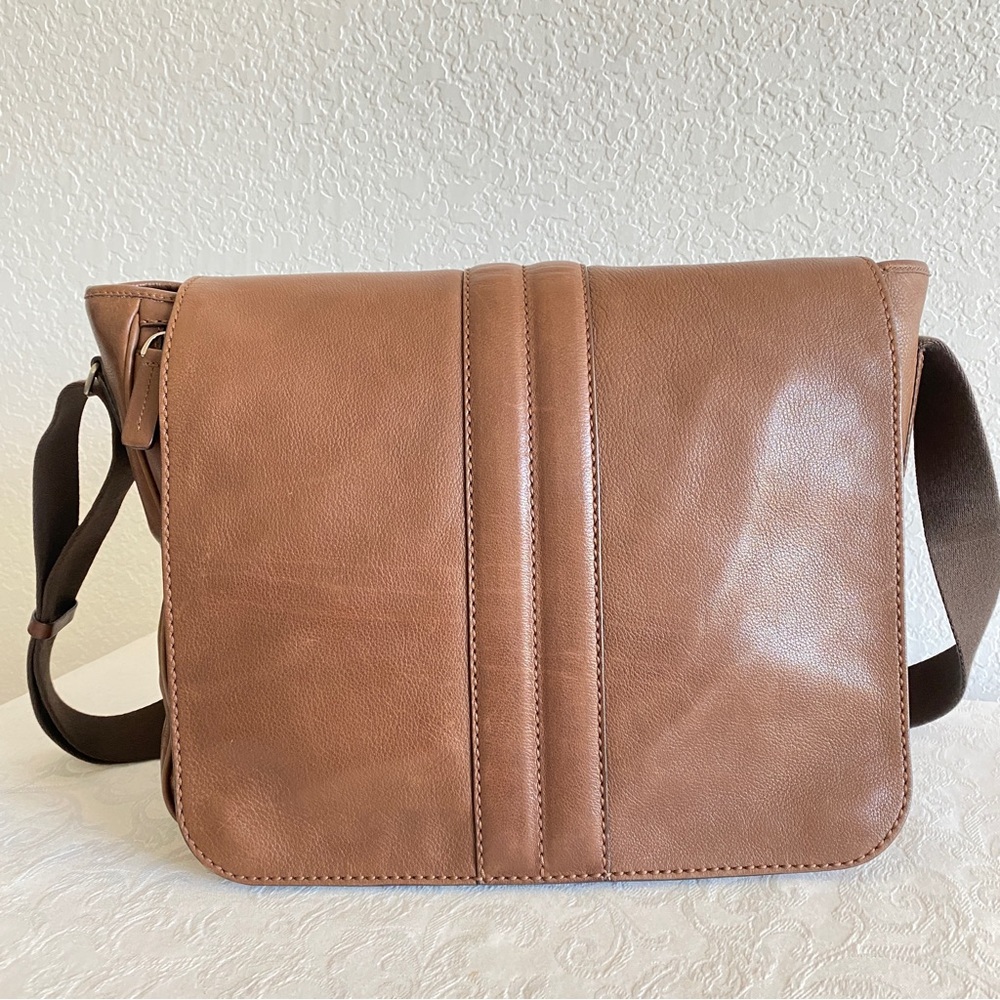 Tod’s Leather Messenger Flap Bag